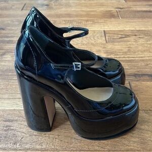 Schutz Zayne Mary Jane Platform Pump Heels Black Faux Patent Size 8.5 New NIB